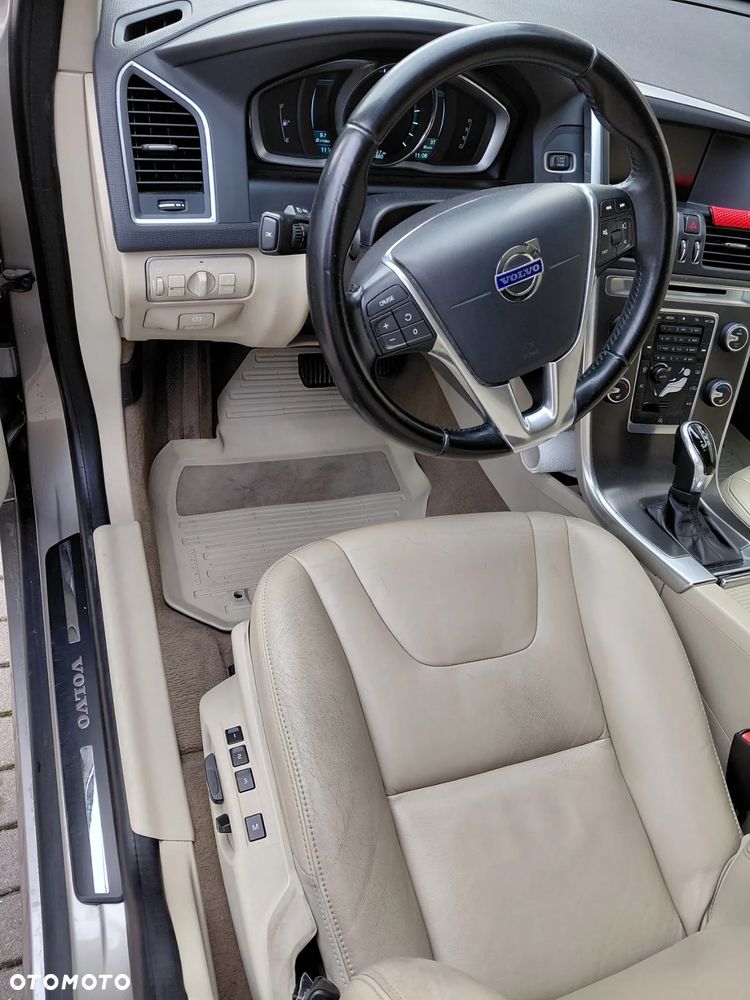 Volvo XC 60 T5 Drive-E Summum - 6