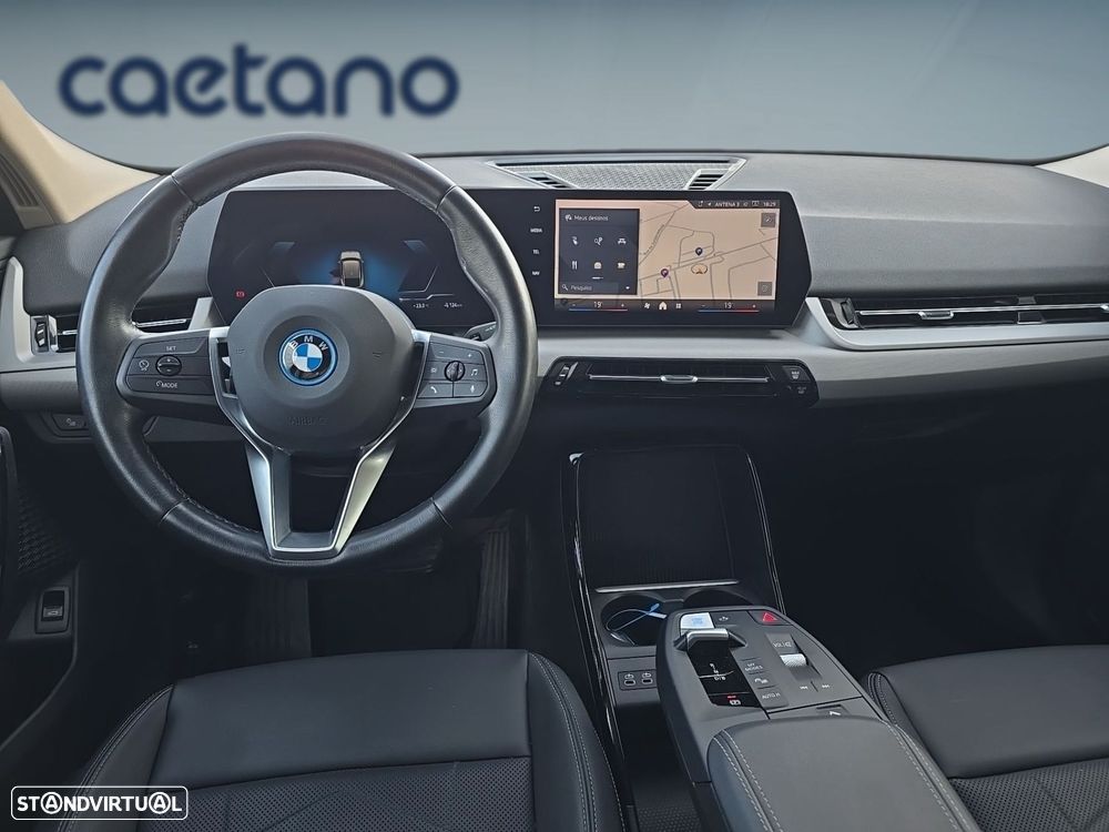 BMW iX2 eDrive20 - 12