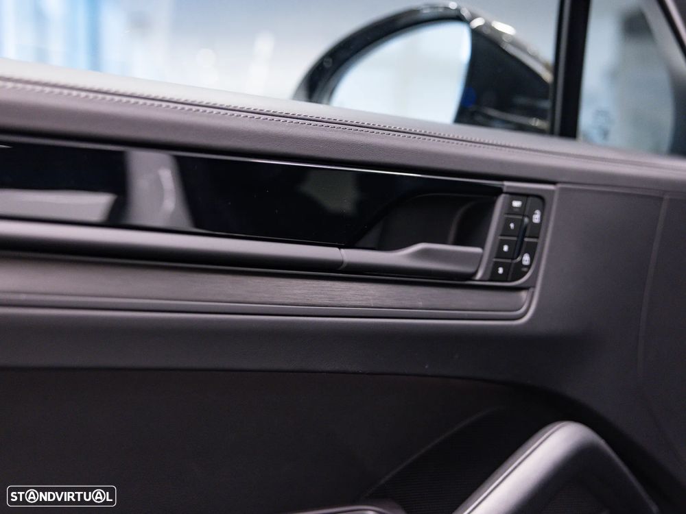 Porsche Cayenne Coupé E-Hybrid Black Edition - 35