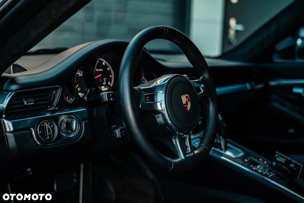 Porsche 911 - 25