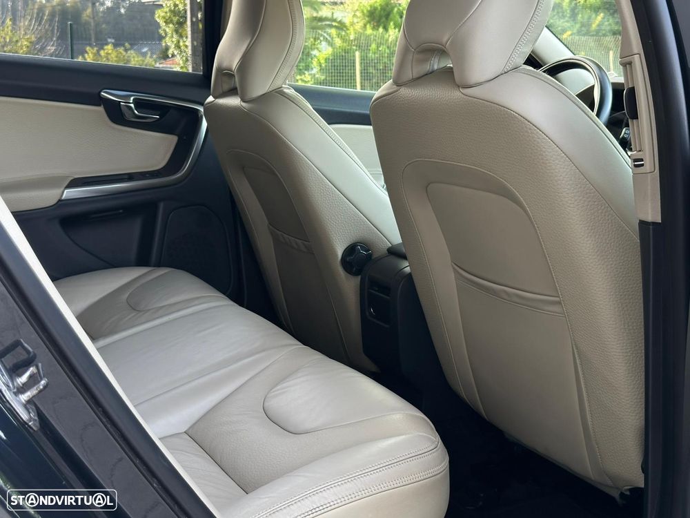 Volvo V60 2.4 D6 Summum AWD Phev - 36