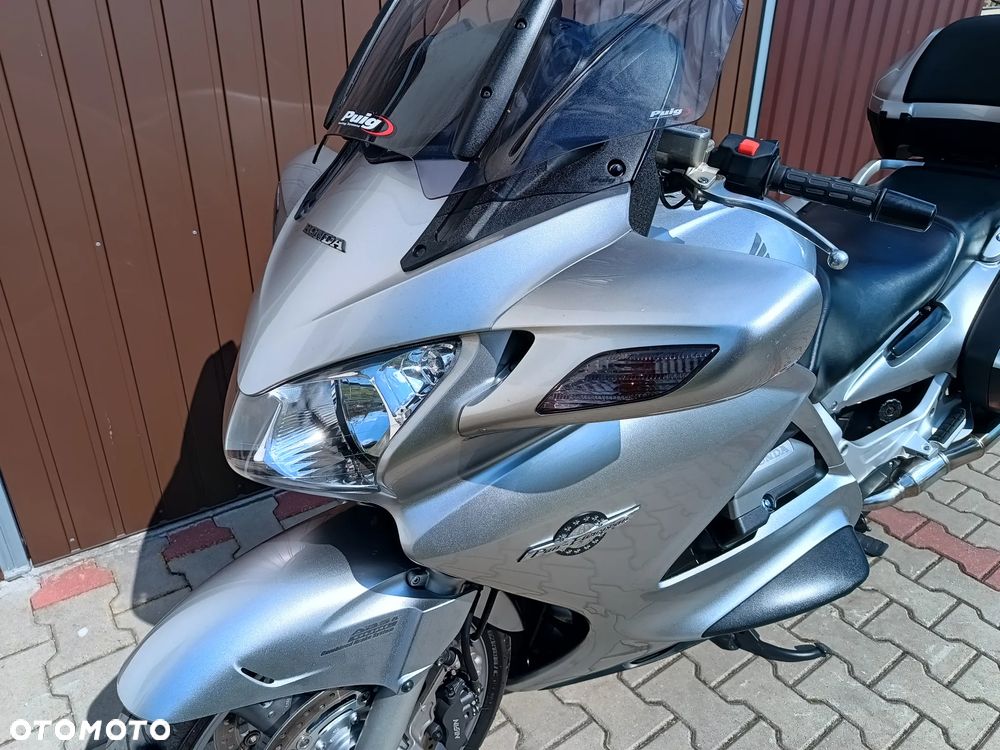 Honda ST - 23
