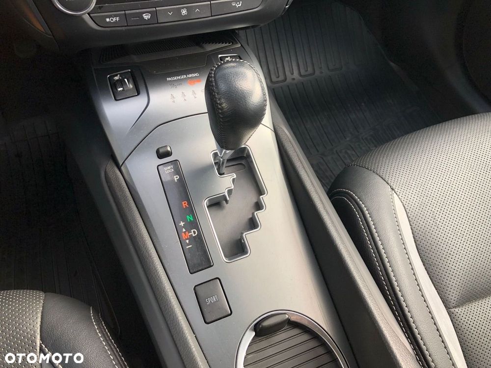 Toyota Avensis - 23