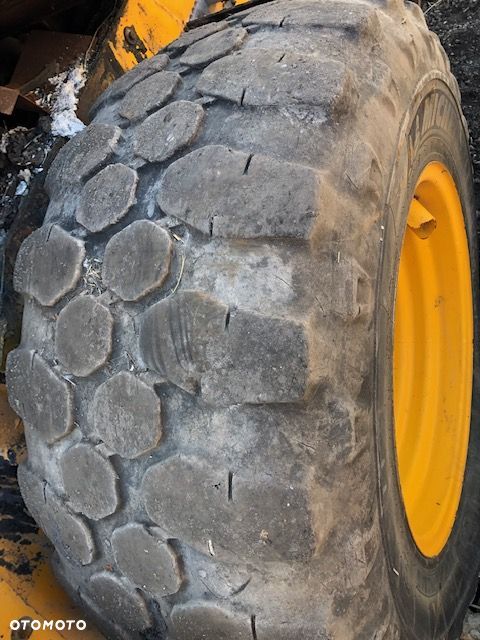JCB 460/70r24 - Koła / Opony - 3