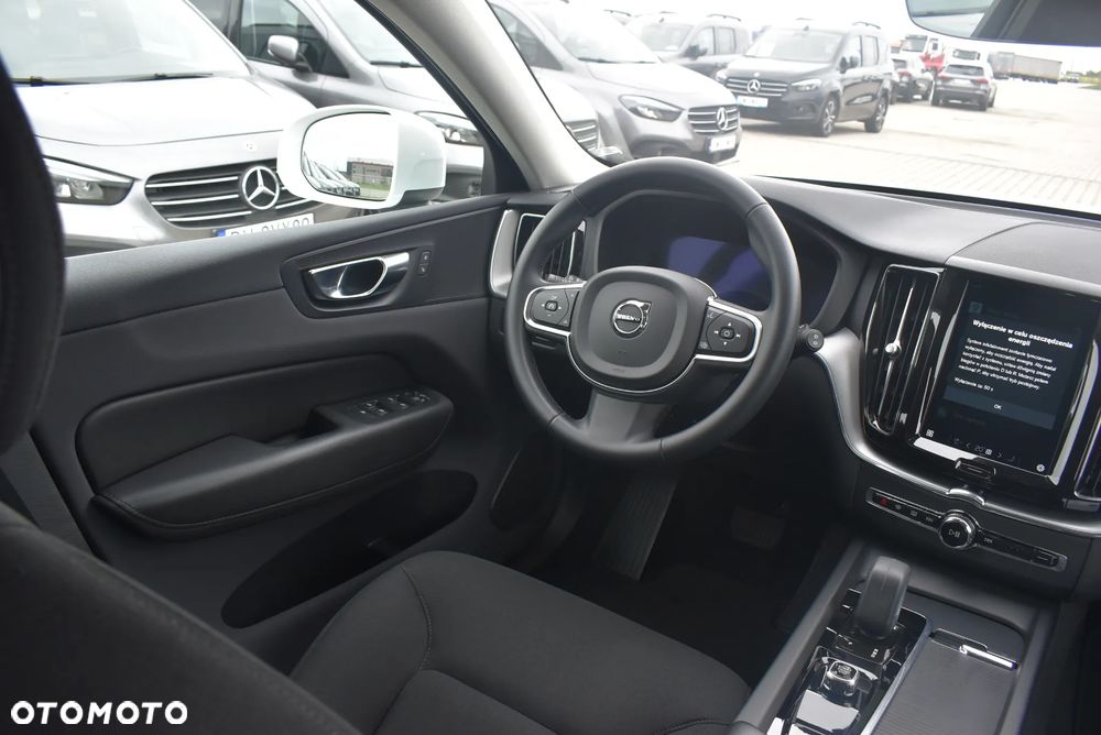 Volvo XC 60 B4 B Momentum Pro - 22