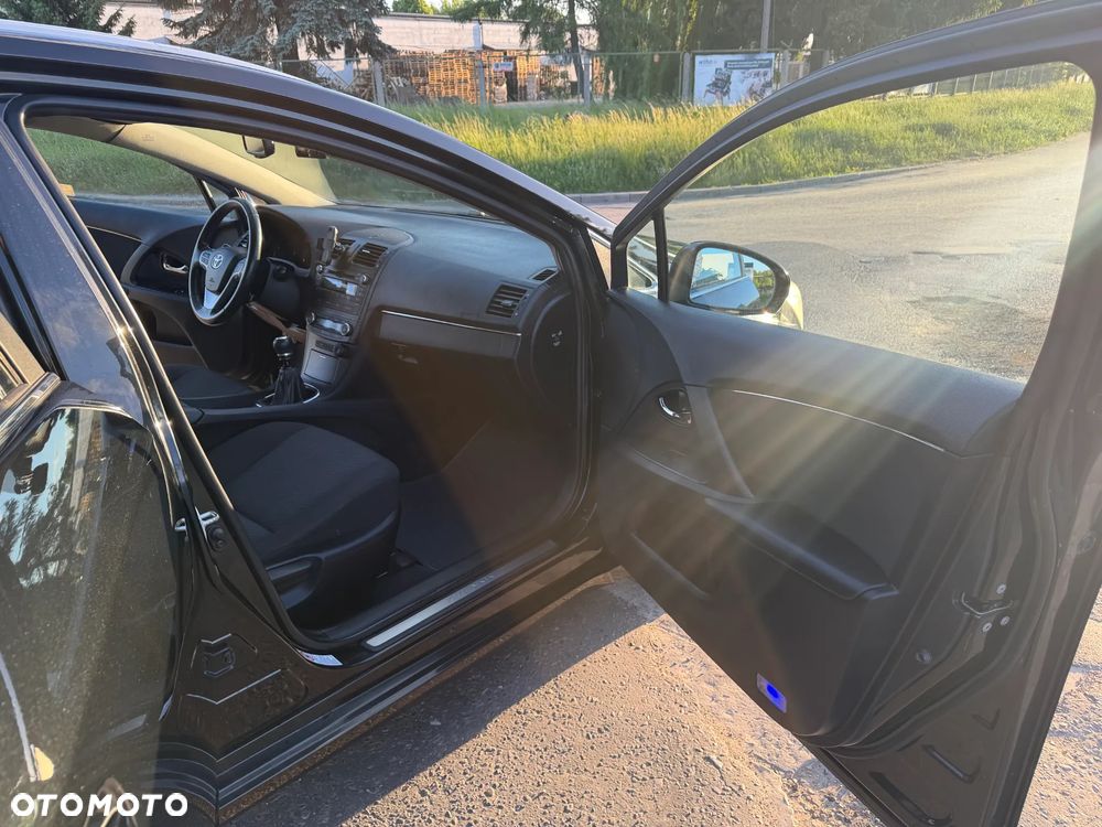 Toyota Avensis 2.2 D-4D Sol Plus - 12