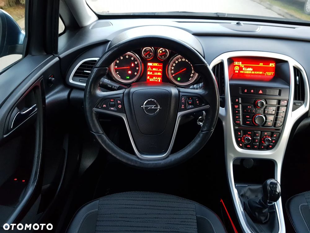 Opel Astra 1.4 Turbo Exklusiv - 26