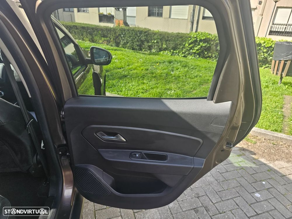 Dacia Duster 1.6 Tour Bi-Fuel - 17