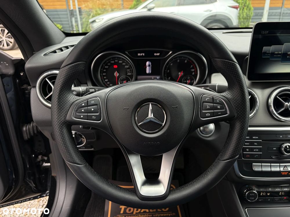 Mercedes-Benz CLA 200 7G-DCT - 22