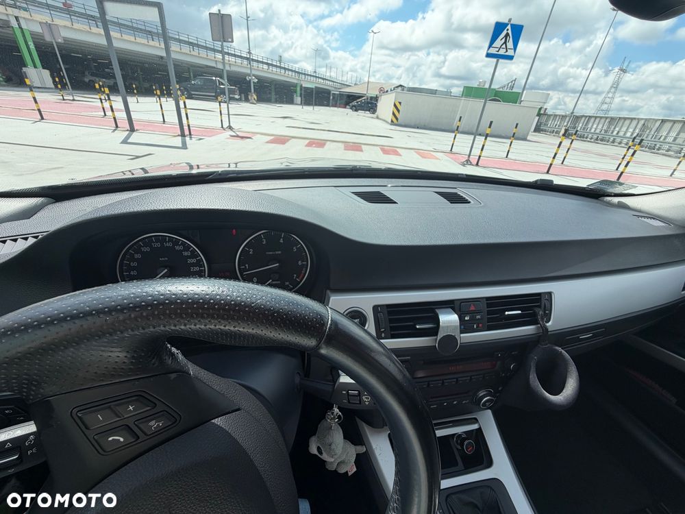 BMW Seria 3 318i - 12