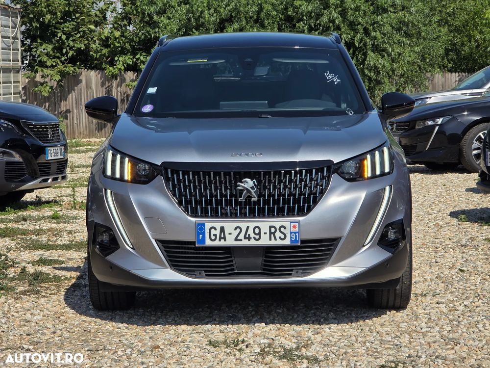 Peugeot 2008 PureTech 130 EAT8 GT - 4