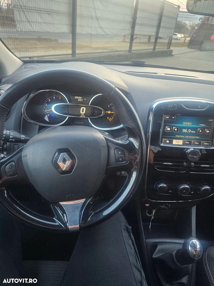 Renault Clio - 8