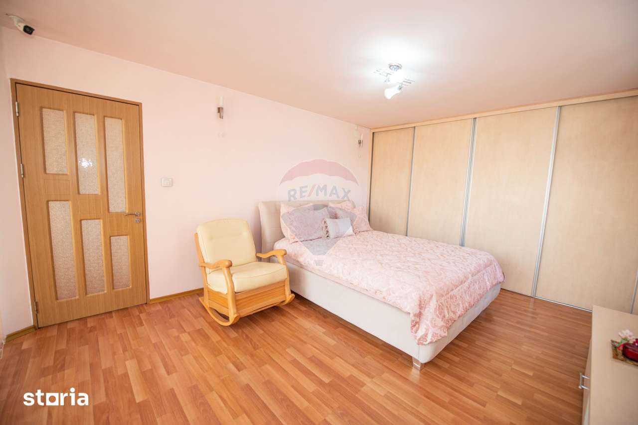 Casa cu 4 camere de vanzare, 157 mp utili, Calarasi - Imagine principală: 4/20