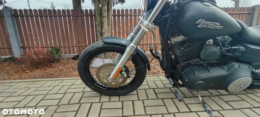 Harley-Davidson Dyna Street Bob - 7