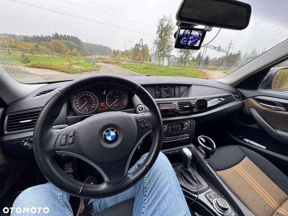 BMW X1 xDrive18d - 13