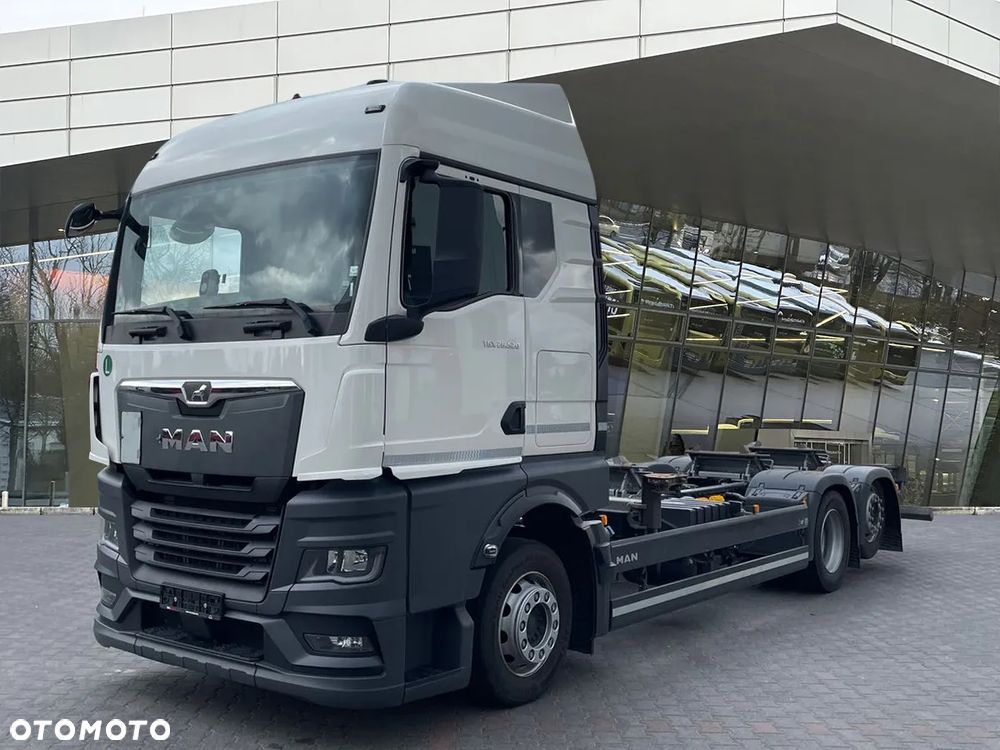 MAN TGX 26.520 6x2-2 LL CH - 1