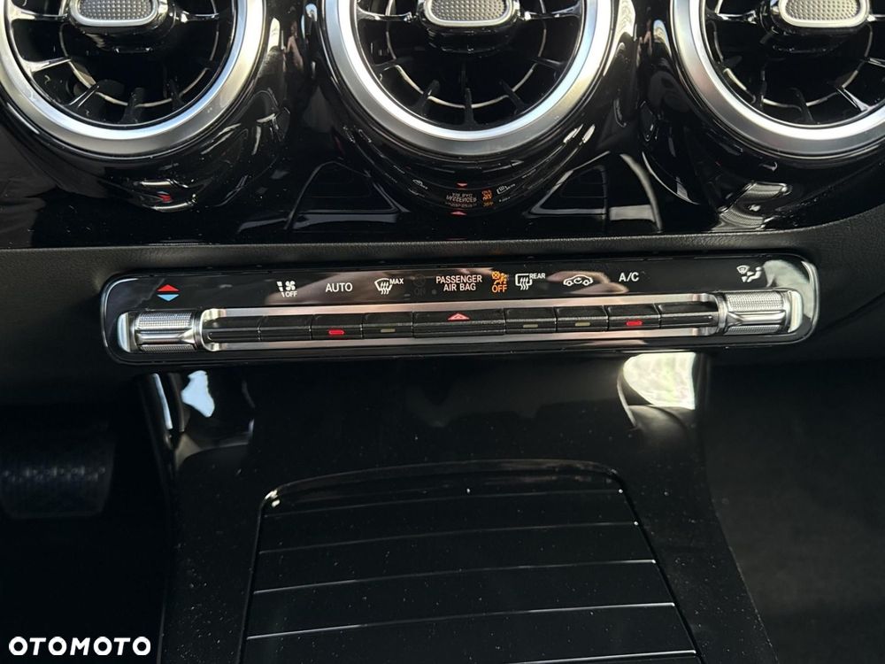 Mercedes-Benz CLA - 20