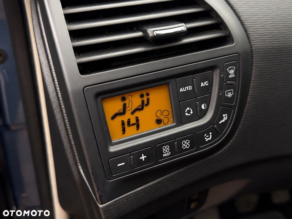 Citroën C4 Picasso 1.6 HDi FAP Exclusive - 23