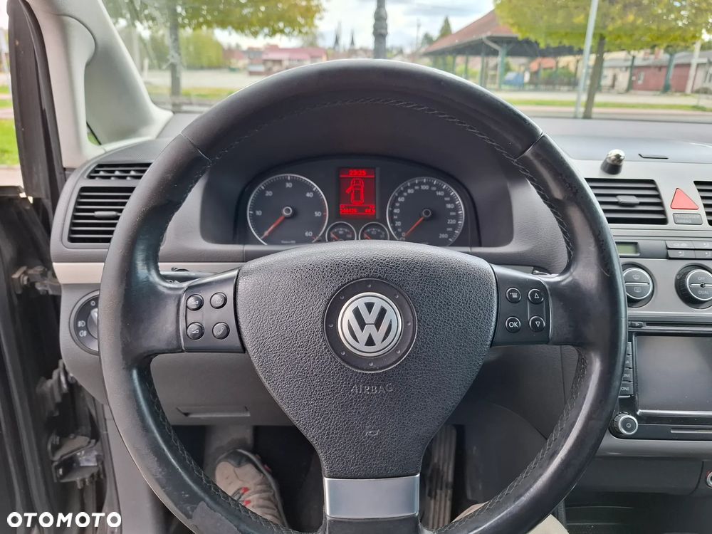 Volkswagen Touran 1.9 TDI DPF Highline DSG - 5