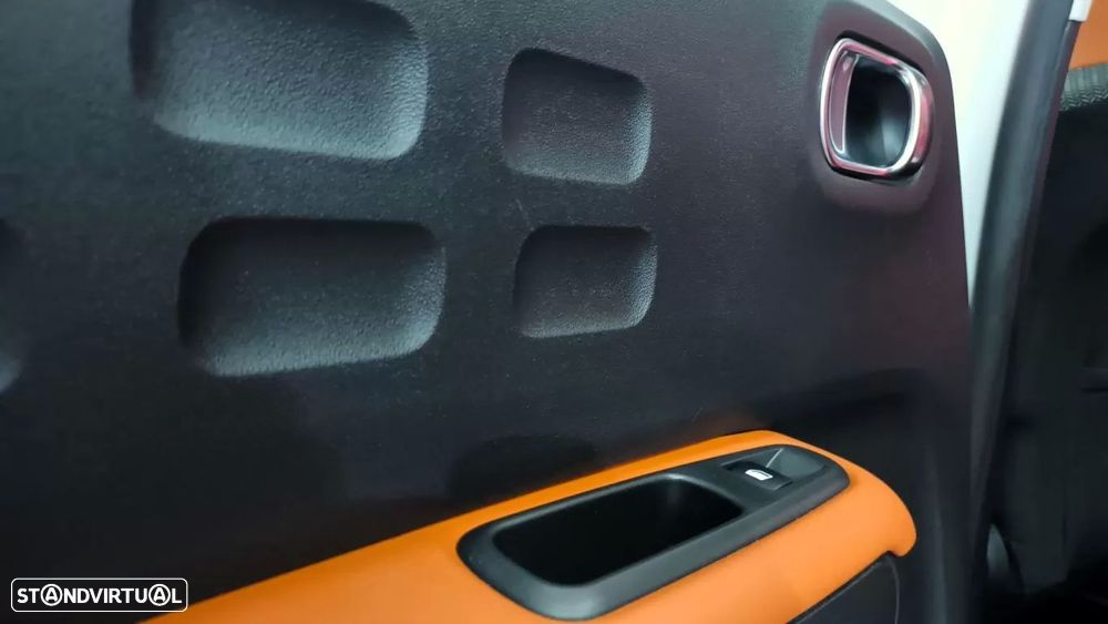 Citroën C3 1.2 PureTech Shine - 57