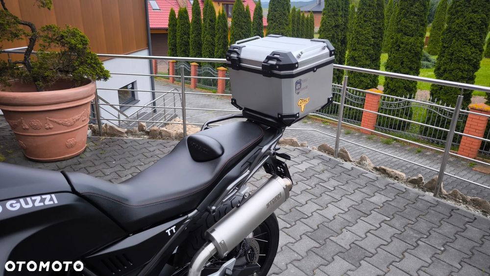 Moto Guzzi V85 - 21