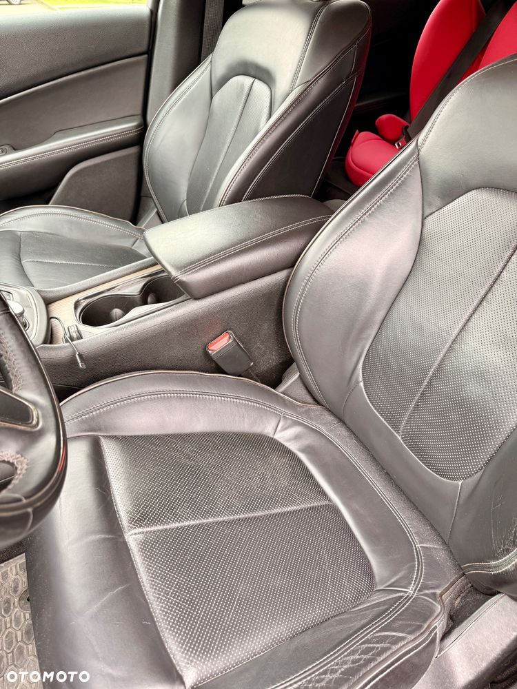 Chrysler 200 - 12