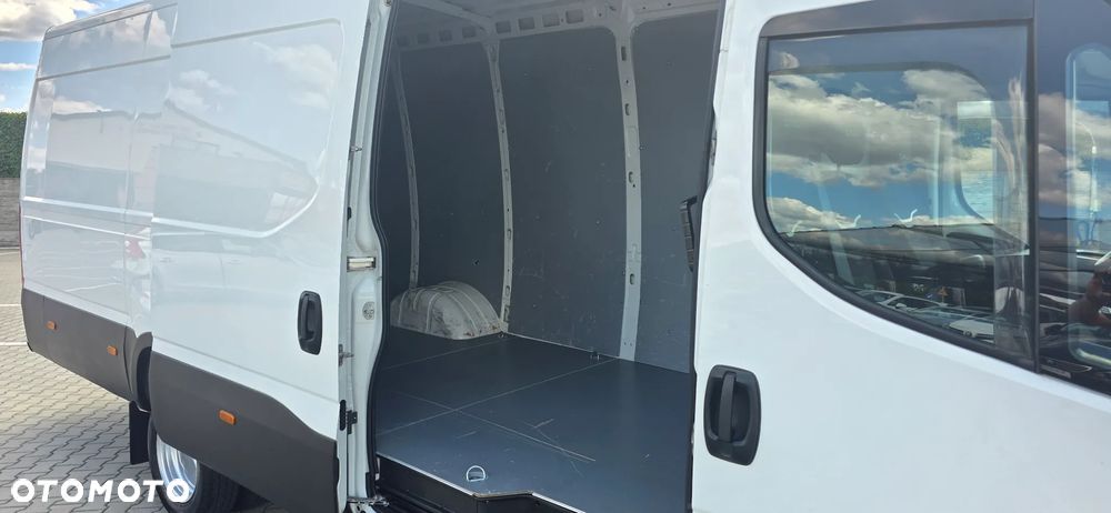 Iveco Daily 35 C18 - 13