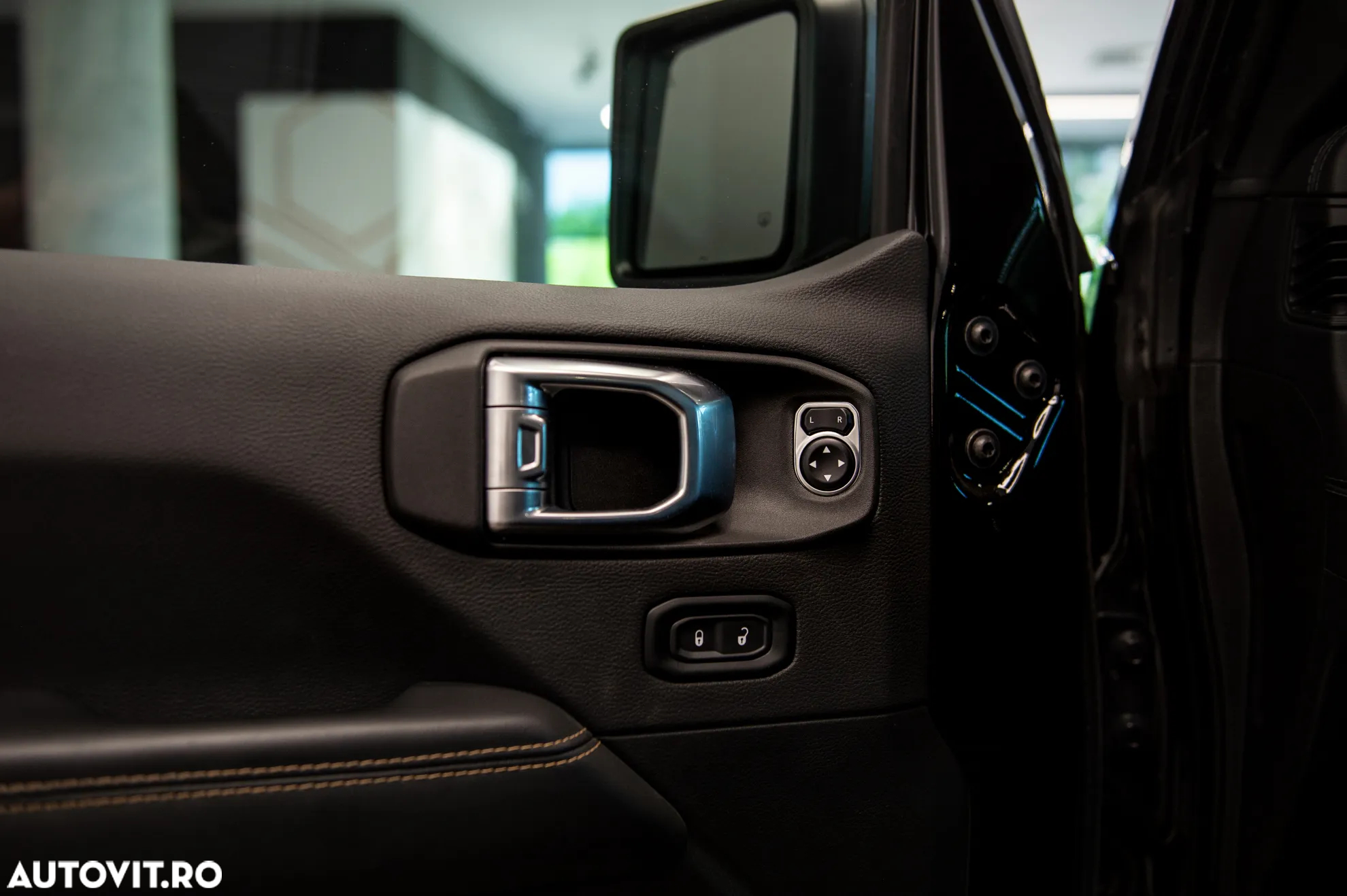 Jeep Wrangler Unlimited 2.0 AT8 4WD Sahara - 14