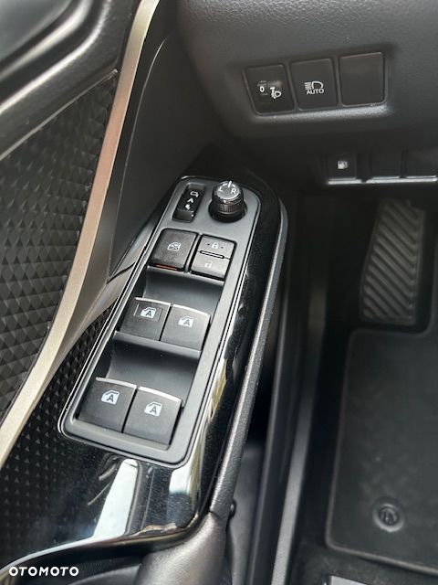 Toyota C-HR Lounge - 33