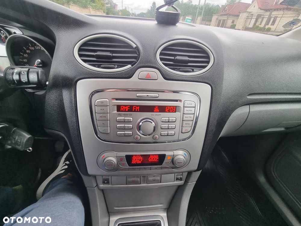 Ford Focus 1.6 TDCi Ambiente DPF - 17