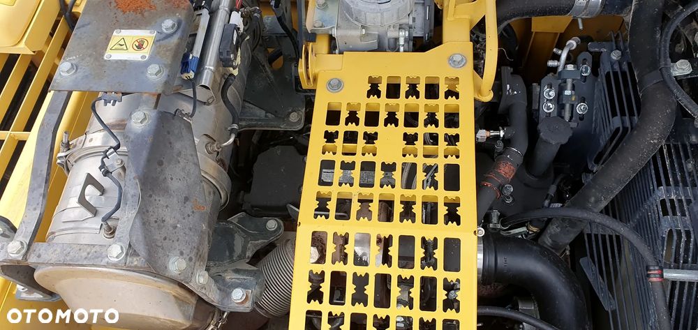 Komatsu PC240 NLC-10 - 19