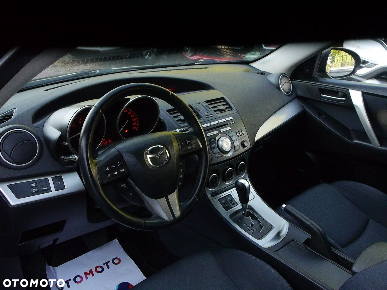 Mazda 3 2.0 Exclusive + - 26