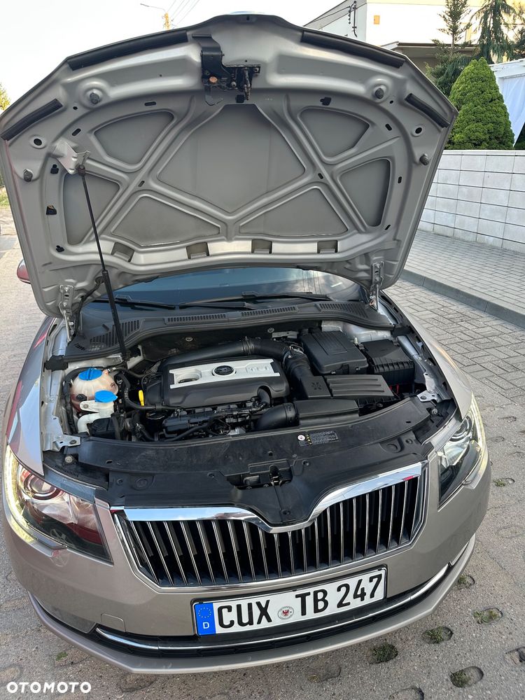 Skoda Superb 2.0 TSI DSG Exclusive - 37