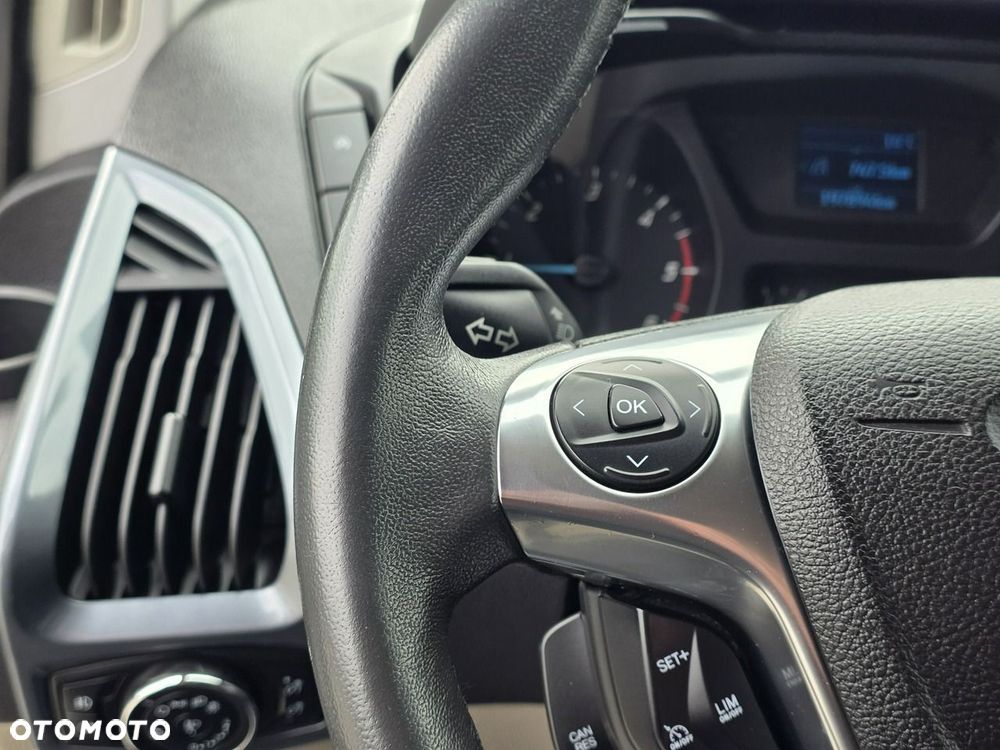 Ford Tourneo Custom - 16