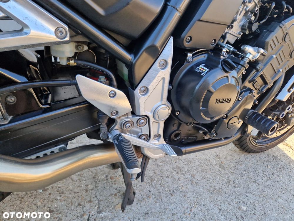 Yamaha FZS - 17