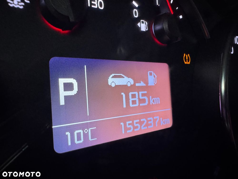 Kia Carens 1.7 CRDi L DCT - 26