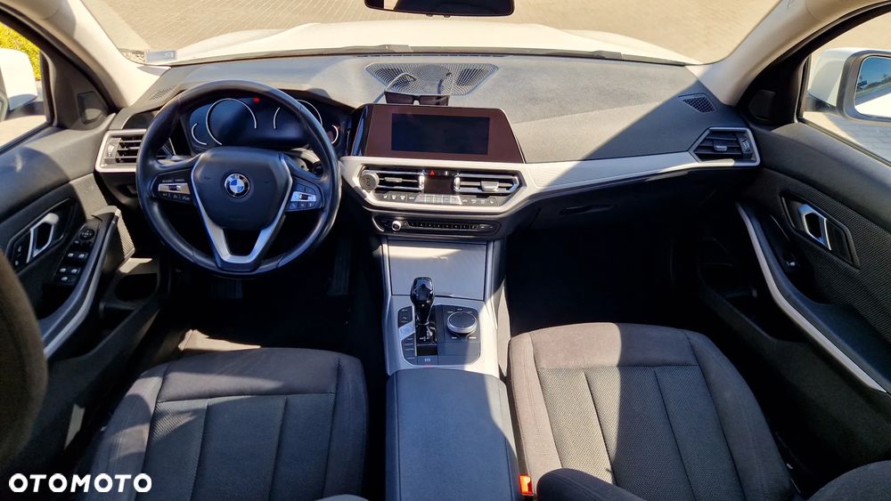 BMW Seria 3 318i Advantage - 5