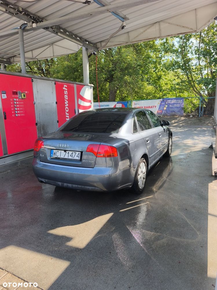 Audi A4 Limousine - 3