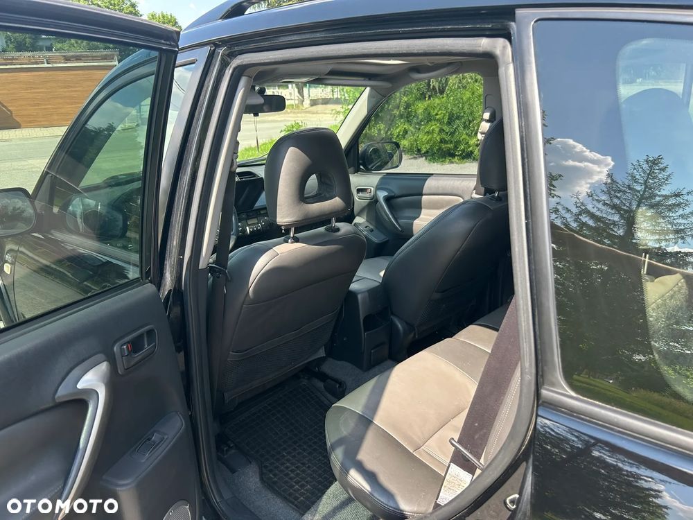 Toyota RAV4 2.0 D-4D 4x4 - 16