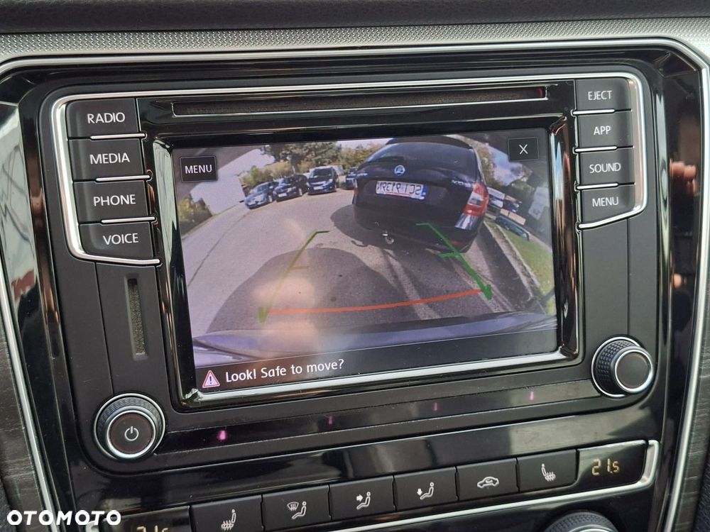 Volkswagen Passat - 31