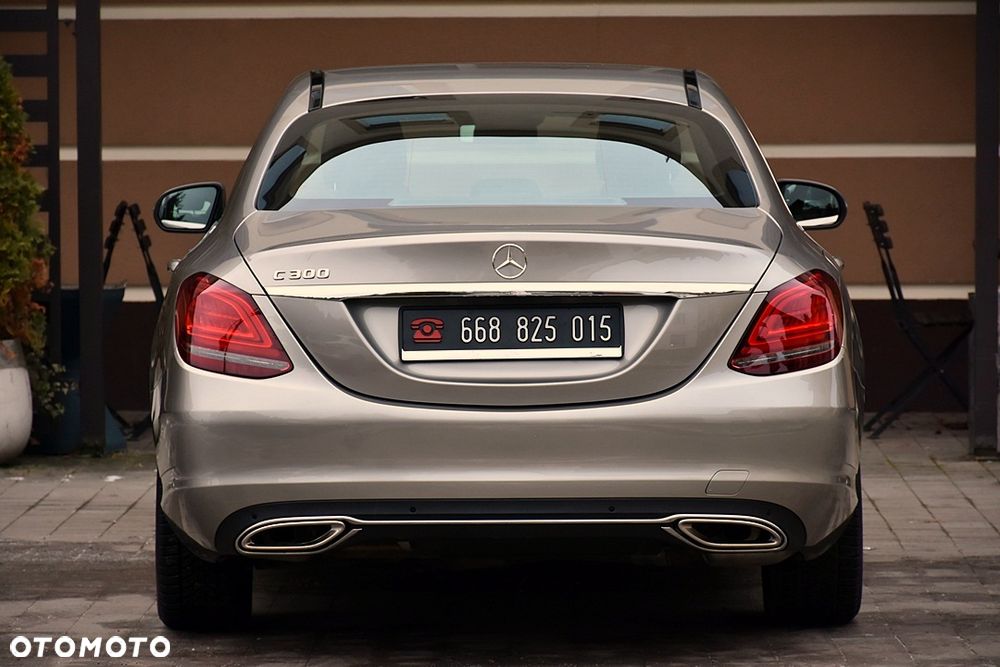 Mercedes-Benz Klasa C 300 9G-TRONIC Exclusive - 16