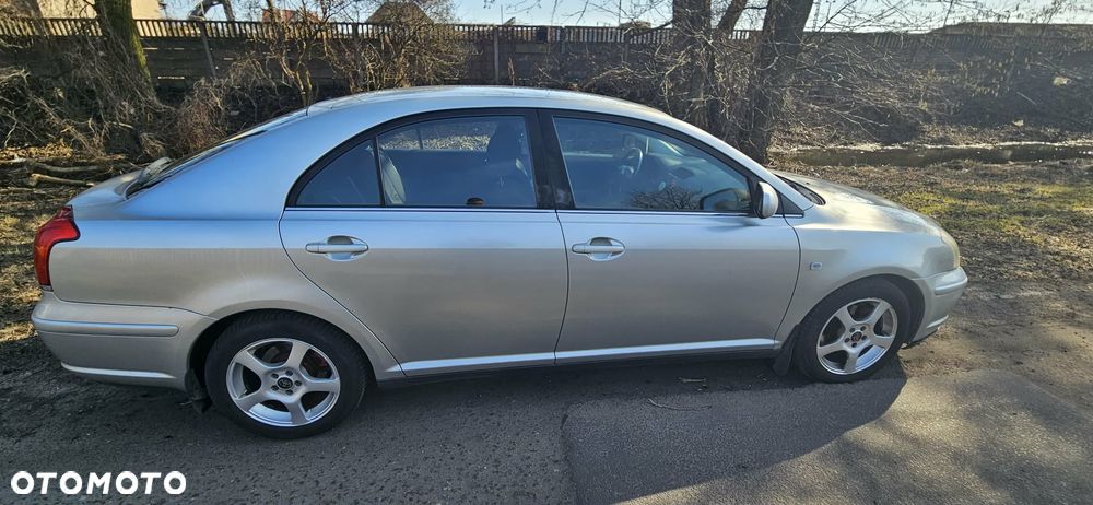 Toyota Avensis 1.8 VVT-i Sol - 4