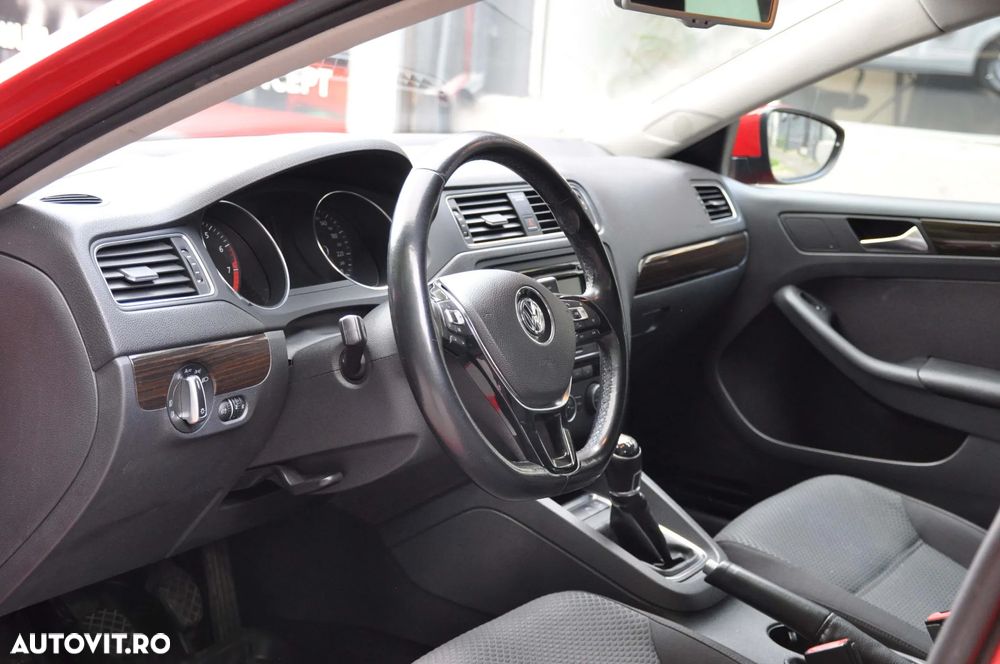 Volkswagen Jetta 1.2 TSI Comfortline - 7
