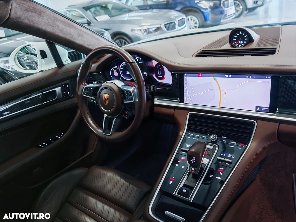 Porsche Panamera - 21