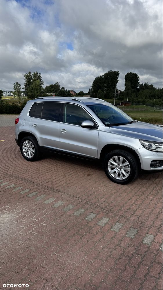 Volkswagen Tiguan - 1