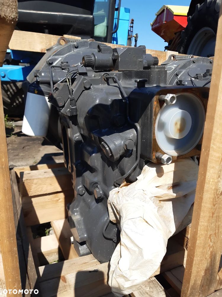 New Holland LB75.B ref. 85820228 Nowa - 3