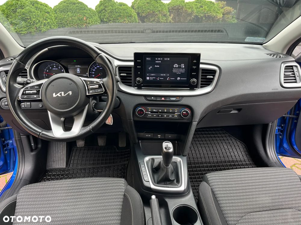 Kia Ceed 1.5 T-GDI M - 10