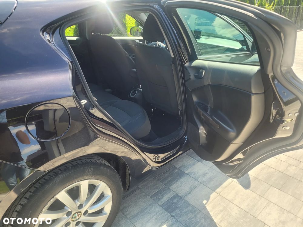 Alfa Romeo Giulietta 1.6 JTDM - 10