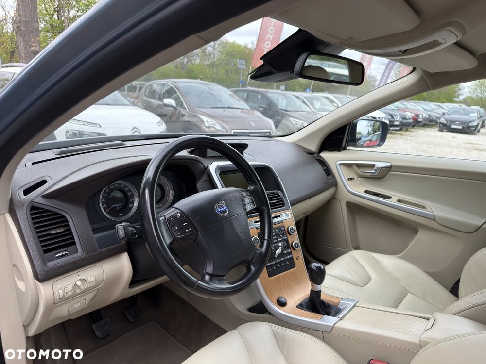 Volvo XC 60 D5 AWD Momentum - 7