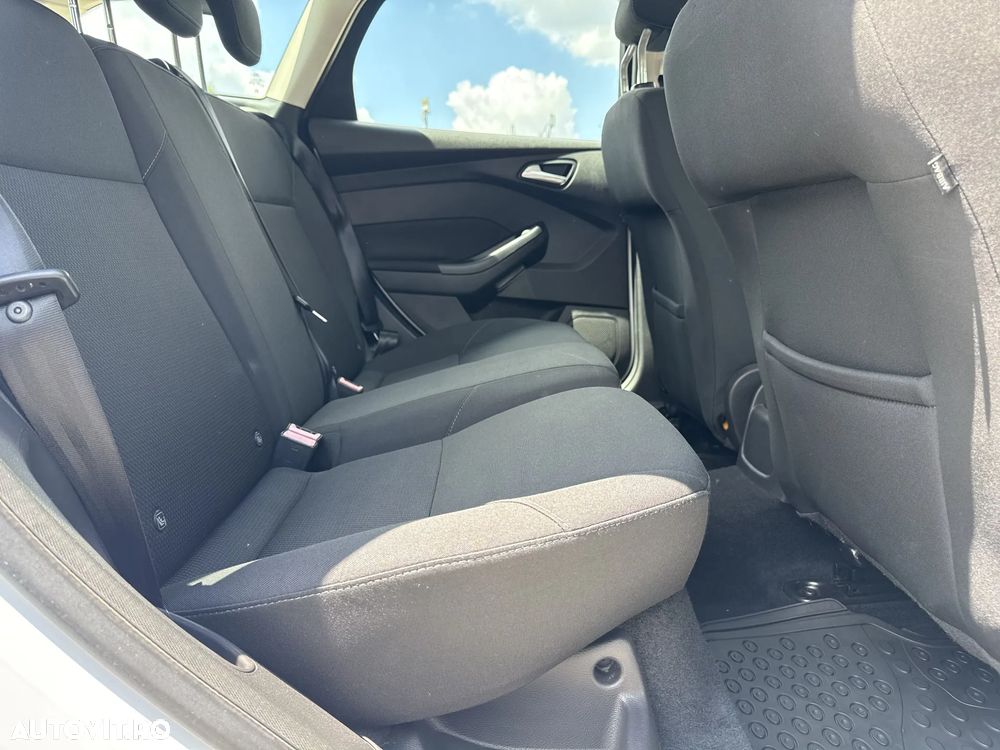 Ford Focus - 13